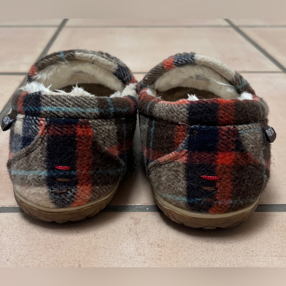 Minnetonka Fleece Lined Plaid Moccasins - Autumn Plaid - Picture 8 of 9